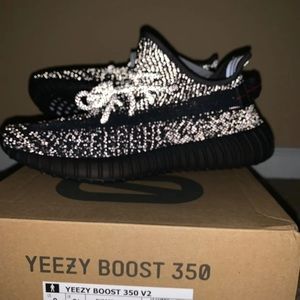 YEEZY BOOST 350 V2 STATIC AVAILABLE Facebook